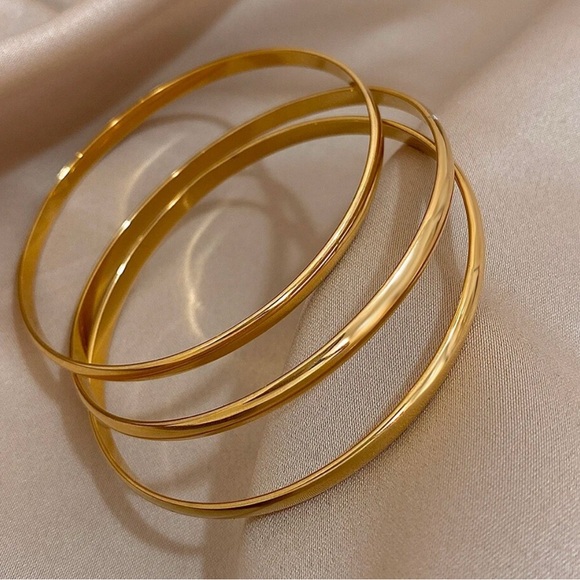 18k Gold Filled Classic Bangle Set for women- Small Size - Picture 4 of 9